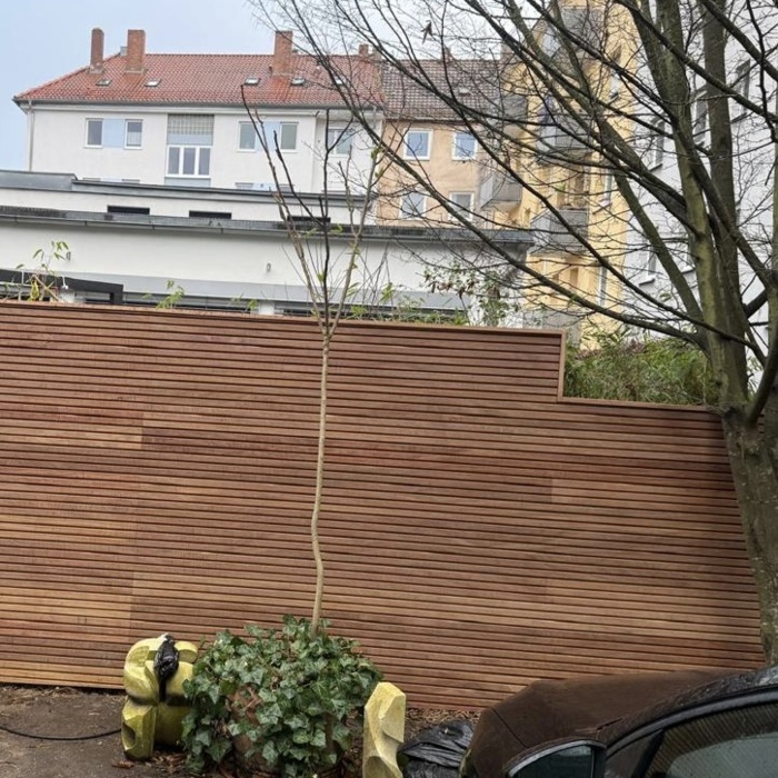 Dreifach lamellen zäun aus Ipe holz