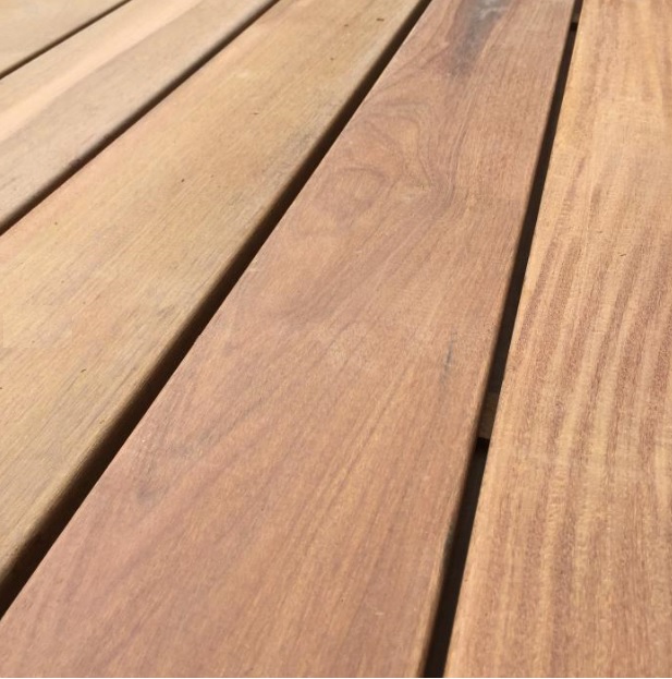 Ipe flach geplante Terrassendielen
