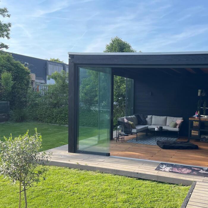 Modernes schwarzes Holzgartenhaus nach Maß mit 3d-Konstruktionszeichnung