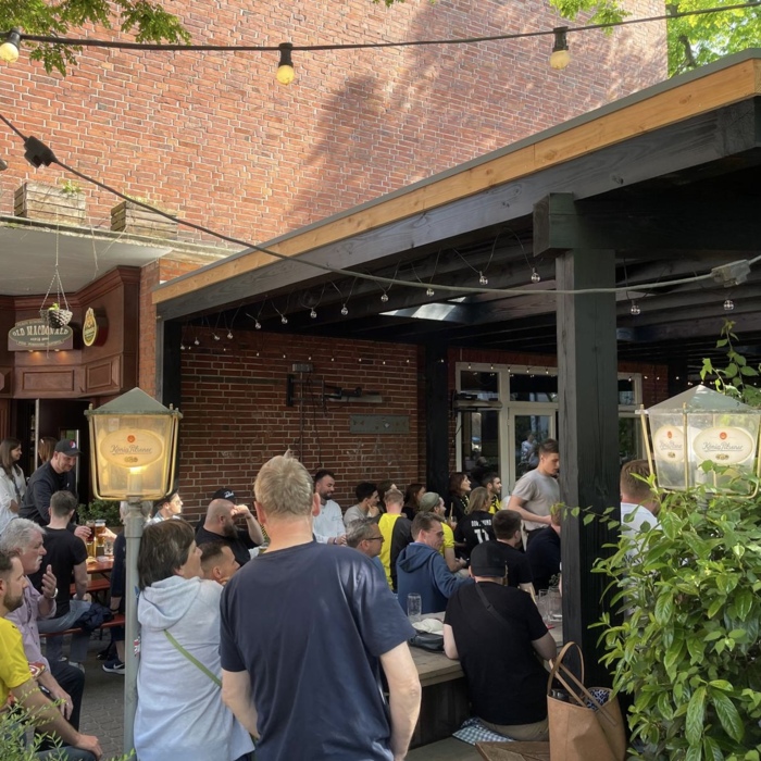 Terrassenüberdachung Biergarten oder Außengastronomie maßgeschneidert für jeden Gastronomiebetrieb die perfekte Lösung.