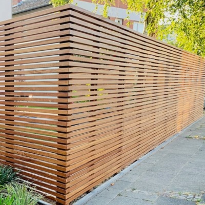 Moderner Ipe Hartholzzaun in luxuriöser Rhombus-Optik für den Garten