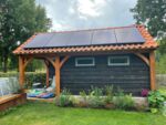 Douglas overkapping met zonnepanelen