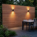 Ipe Lamellenwand 5 cm mit Up-Down LED Beleuchtung am Abend