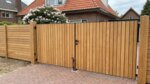 Teak Doppeltor nach Maß für eine Einfahrt, 9 cm Lamellen